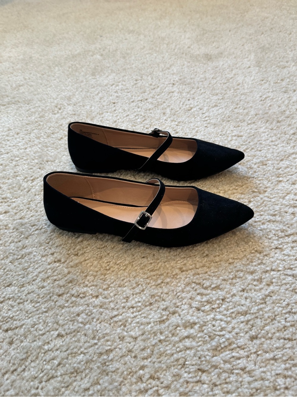 Like New Mia Black pointed Toe Flats Size 8 - Picture 2 of 5